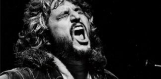 “YES I KNOW… PINO DANIELE. Tra pazzia e blues: storia di un Masaniello newpolitano” è il nuovo libro di CARMINE AYMONE