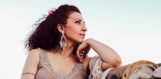 RAFFAELLA CARUSO omaggia le tradizioni della sua terra con il nuovo album “TANTO TIAMPU FA”