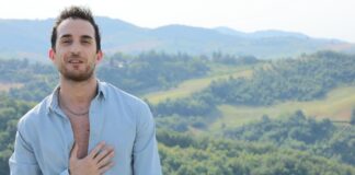 “PEACHES” è il nuovo singolo di FELIX ROVITTO