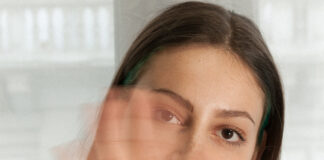 “AU REVOIR” è il nuovo singolo di Henna