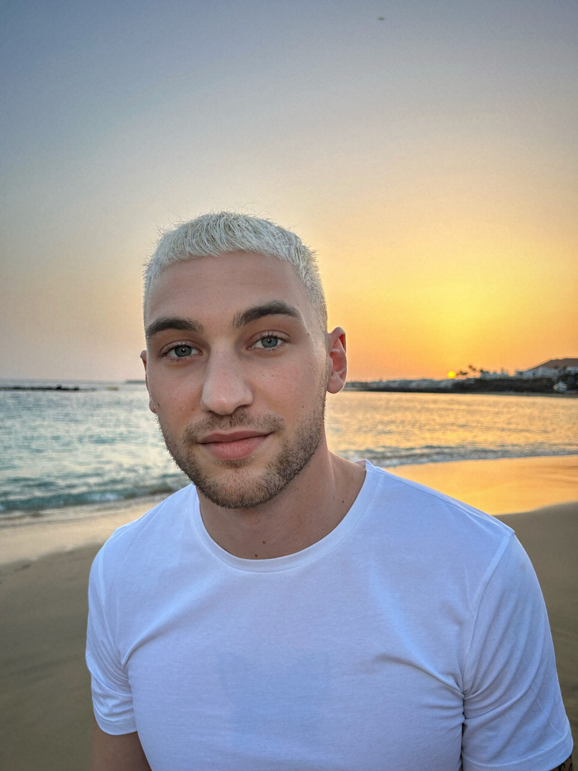 Blüe: fuori il nuovo singolo “NESSUNA COME TE”