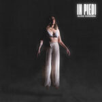 “In piedi” è il secondo album di Alice Caronna