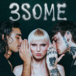 ROSA CHEMICAL annuncia il nuovo singolo “3SOME” feat. VillaBanks