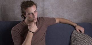 FRANCESCO DI FIORE: fuori il nuovo singolo “Finta di Odiarci”